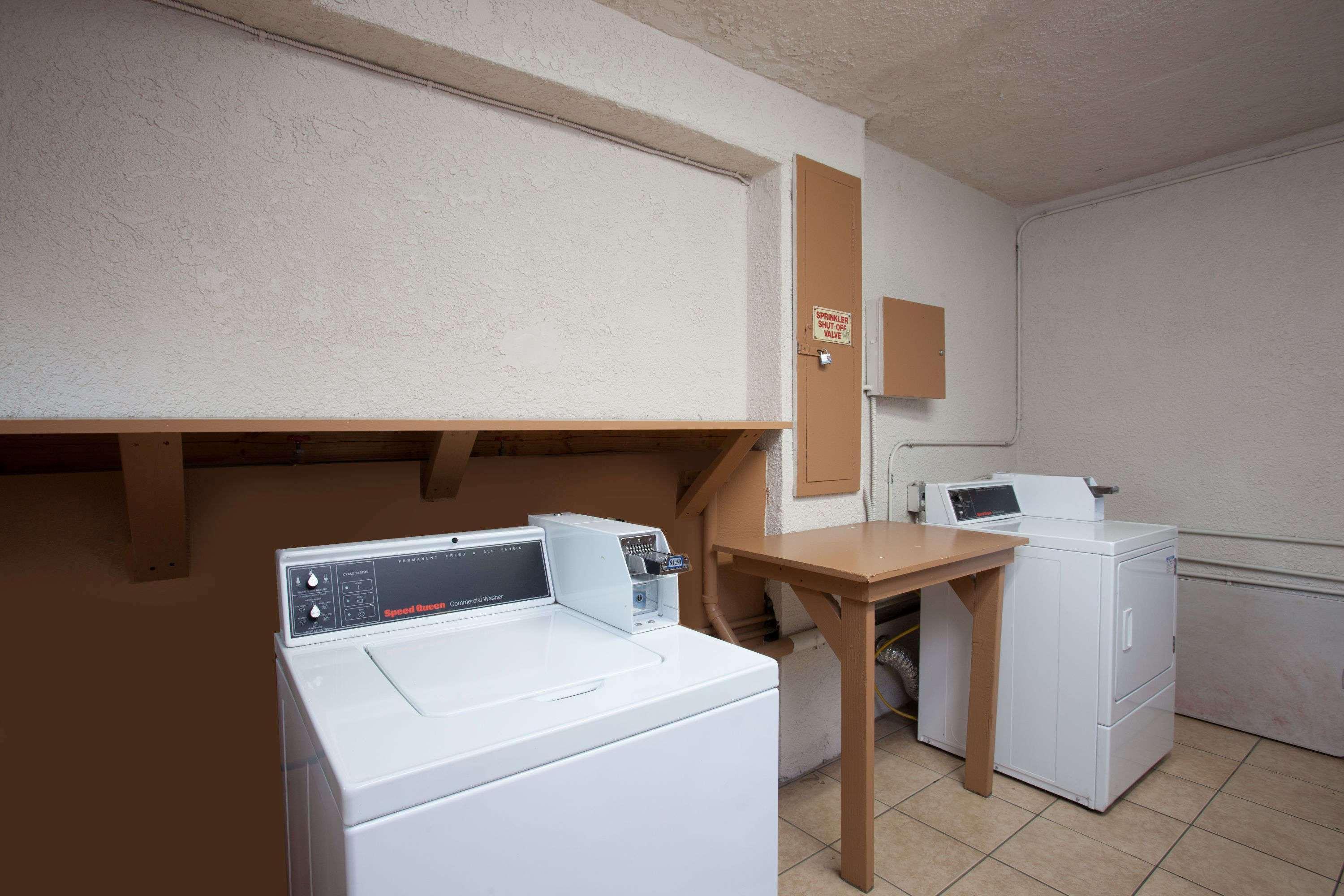 Express Inn & Suites Ontario Airport Eksteriør billede