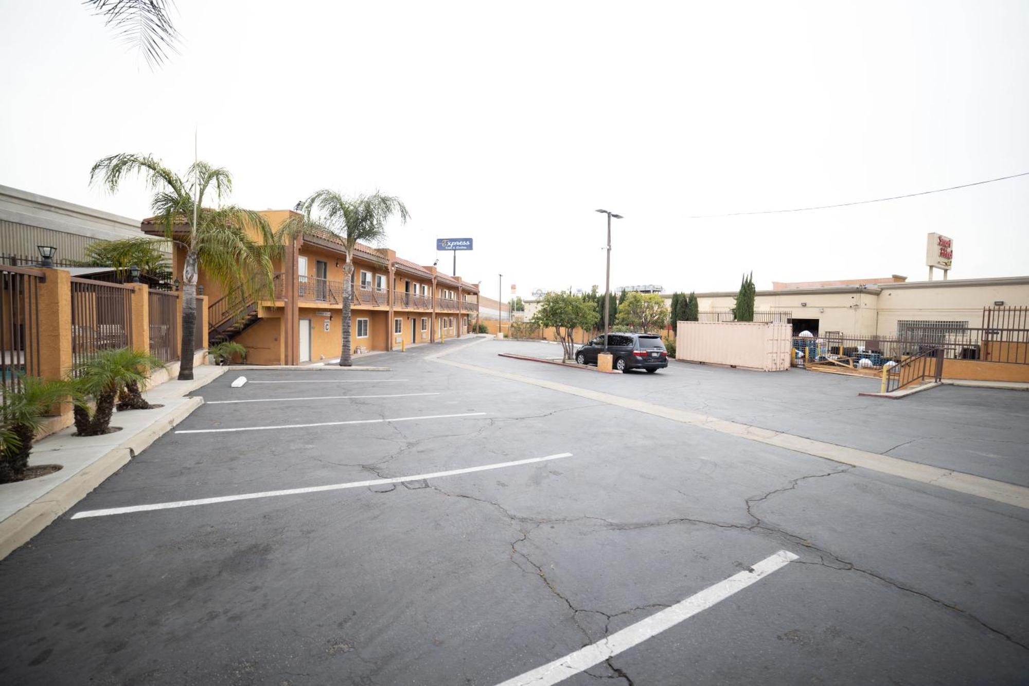 Express Inn & Suites Ontario Airport Eksteriør billede