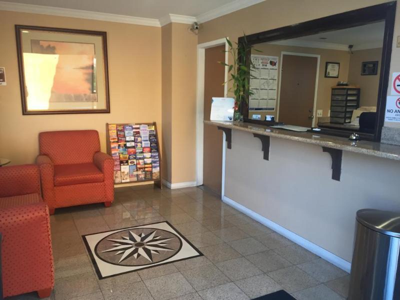 Express Inn & Suites Ontario Airport Eksteriør billede